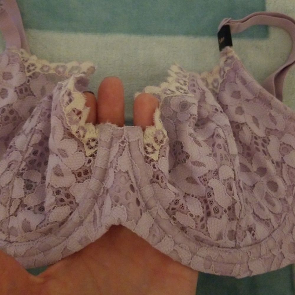 Victoria's Secret BODY BY VICTORIA push-up bra - Picture 2 of 5